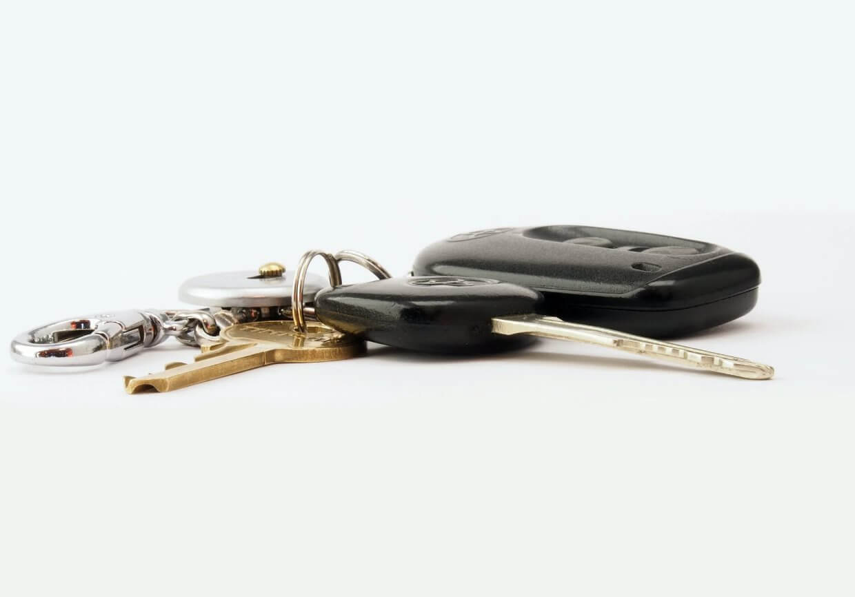 a set of car keys and fob 1024x715